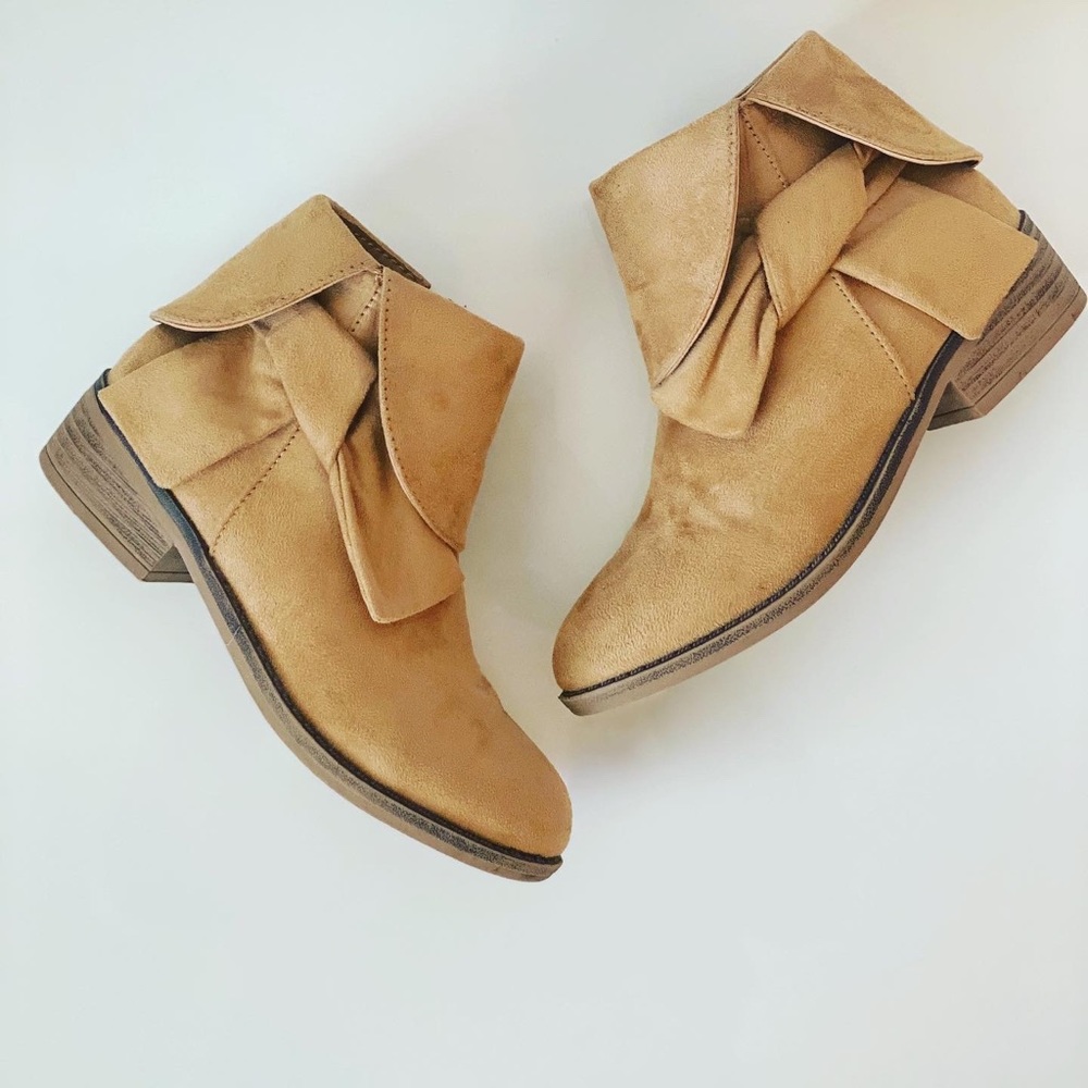 Girls Cupcake Couture Deb Boot (EUC)